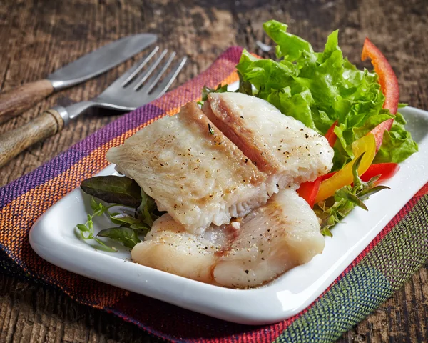 Trozos de filete de pescado pangasius fritos —  Fotos de Stock