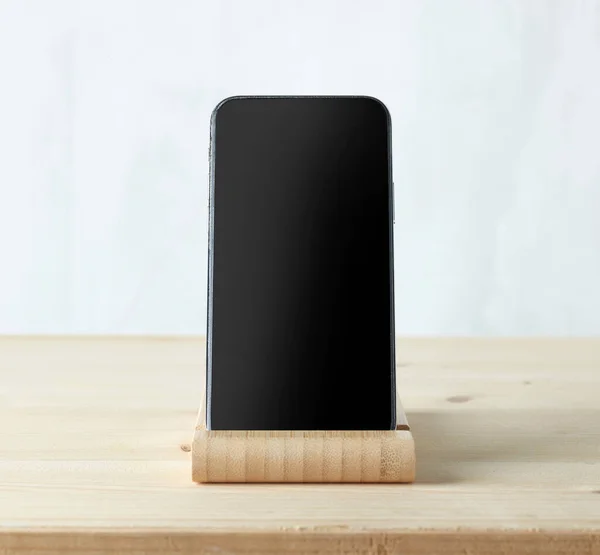 Smartphone Stand Világos Asztal — Stock Fotó