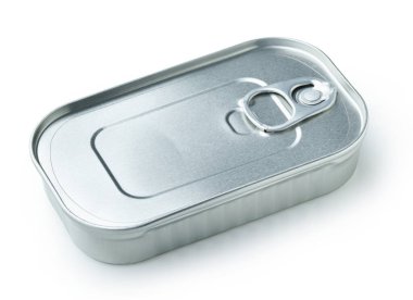 Metal kutu beyaz arkaplanda izole