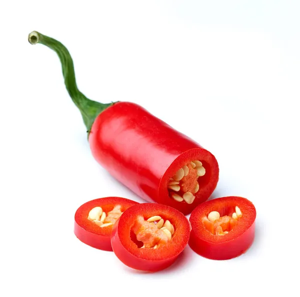 Chile Rojo Picante Rodajas Aislado Sobre Fondo Blanco — Foto de Stock