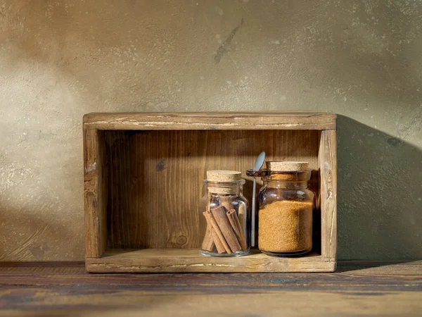 Баночки Зберігання Продуктів Дерев Яній Коробці Кухонному Столі — стокове фото