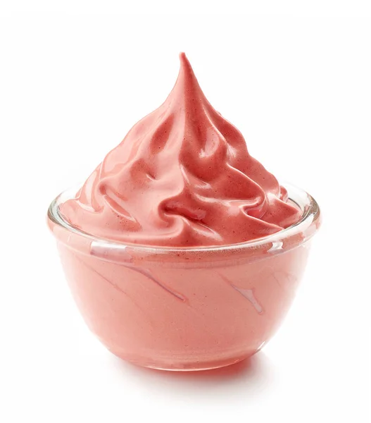 一碗粉红奶油慕斯奶油甜点 白色背景隔离 — 图库照片