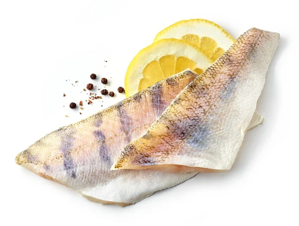 Filete Pescado Fresco Con Limonero Pimienta Aislado Sobre Fondo Blanco — Foto de Stock