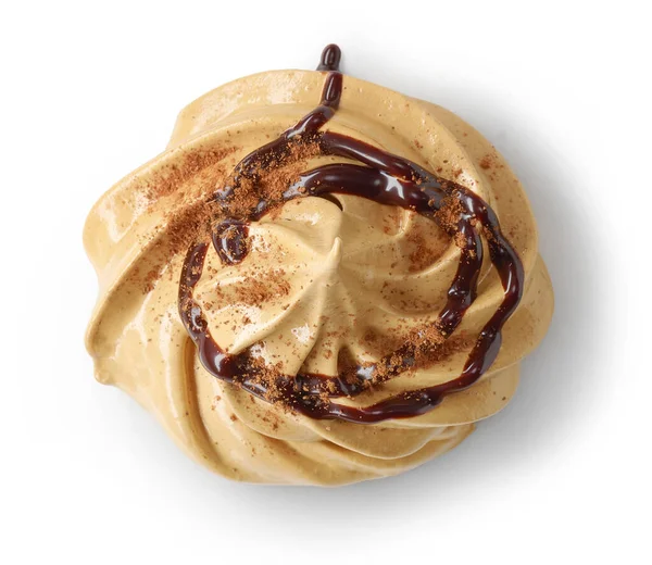一碗搅拌焦糖和咖啡慕斯奶油甜点 装饰有巧克力酱 白色背景 顶部视图 — 图库照片
