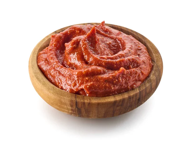 一碗希腊风格的西红柿和红辣椒酱汁 独立于白色背景 — 图库照片