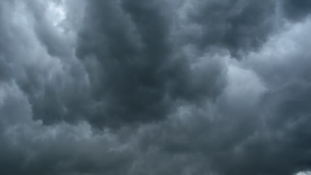 Nube de lluvia, un telón de fondo dramático, timelapse — Vídeo de stock