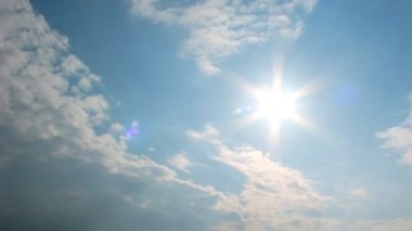 Gökyüzündeki bulutlar zaman ayarlı