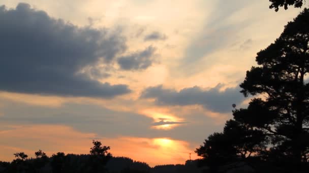 Nubes al atardecer, lapso de tiempo HD — Vídeos de Stock