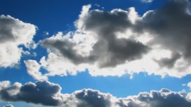 Gökyüzündeki bulutlar zaman ayarlı