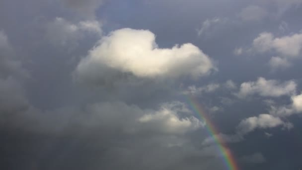 Regnbåge på himlen, timelapse — Stockvideo