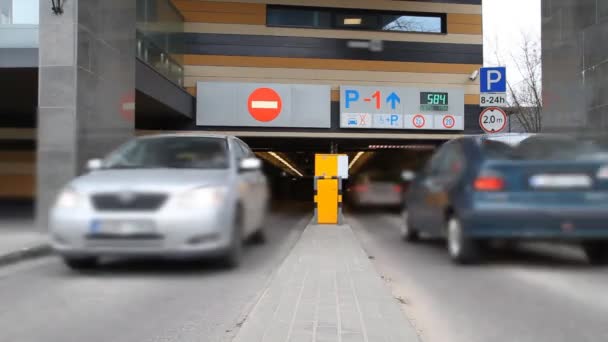 Entrar no estacionamento subterrâneo, timelapse — Vídeo de Stock