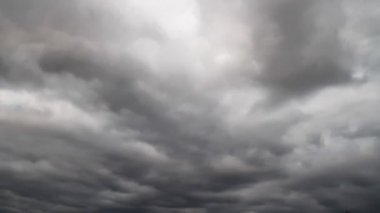 Moody gökyüzü, güneş timelapse