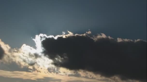 Wolken am Himmel im Zeitraffer — Stockvideo