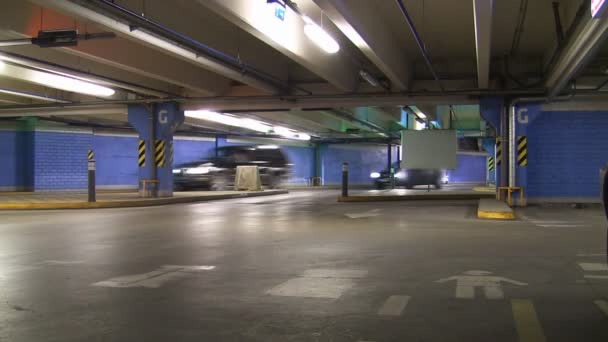 Ondergrondse parkeergarage van time-lapse — Stockvideo