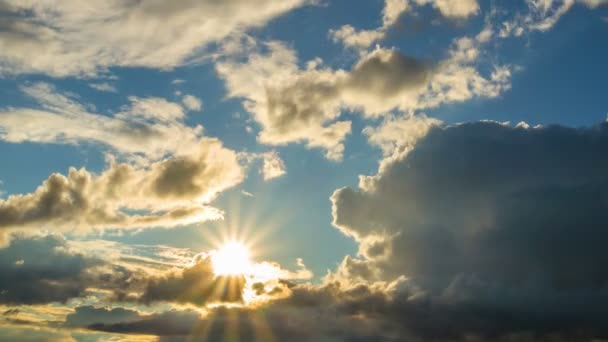 Nap és a cloud — Stock videók