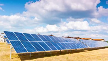 güneş panelleri ve modern Köyü