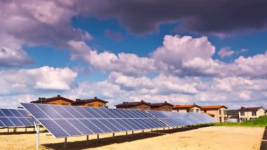 güneş panelleri ve modern Köyü