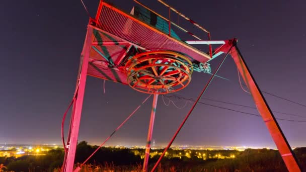 Geceleri zaman atlama kablosu teleferik — Stok video