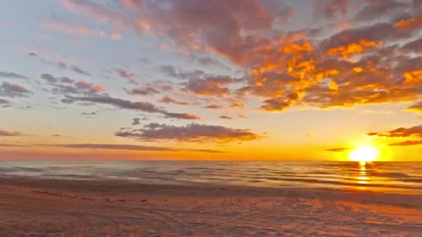 Zonsondergang op de zee, panoramische time-lapse — Stockvideo