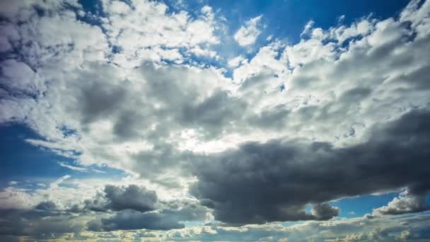 Облака в небе, временной промежуток — стоковое видео