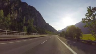 İtalyan Alpler üzerinden yol