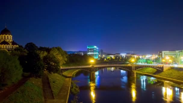 Вільнюс, Литва, в ніч, гіпер сповільненої зйомки — стокове відео