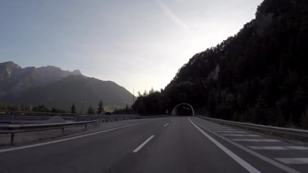 Projíždění Italskými Alpami Létě — Stock video
