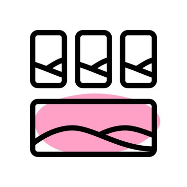 Satırda üç üst resim ve ardından alt büyük resim