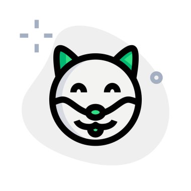 Gülen köpek suratlı mutlu, gözleri kapalı.