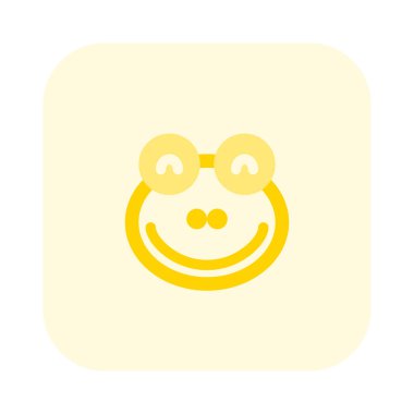 Gülen kurbağa suratlı, gözleri kapalı.