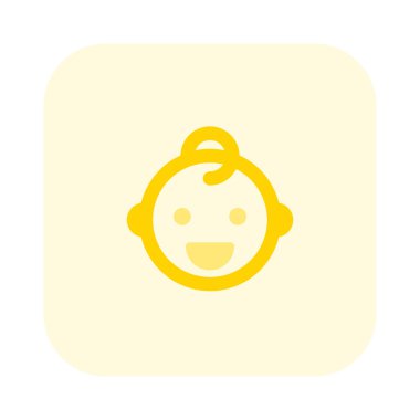 Bebek sırıtırken dişlerini göstermek için yüzünü buruşturuyor