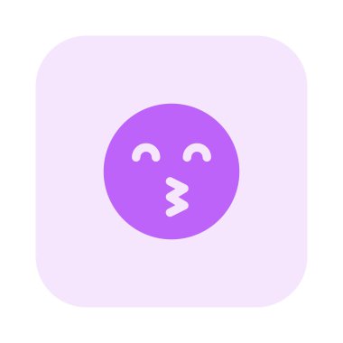 Öpüşme yüz ifadesi. Gözleri kapalı.