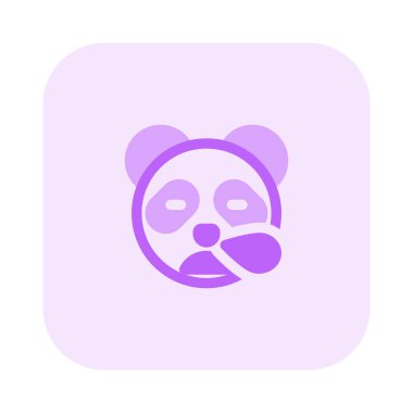 Panda burnundan ter damlıyor.