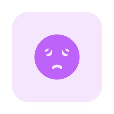 Garip bir şey olursa diye yuvarlanan gözler.