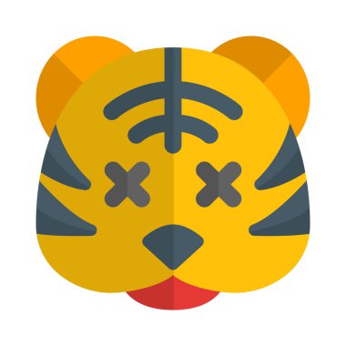 Nötr sahnede gözleri şaşı kaplan