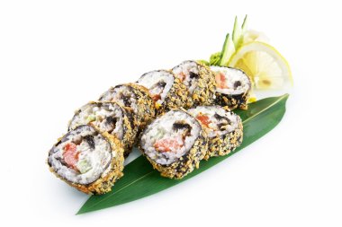 Beyaz arka plan üzerinde izole suşi banzai