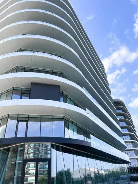 Modern Apartment Building Blue Sky — Stock Photo, Image