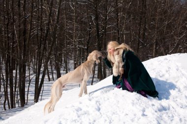 saluki ve sarışın