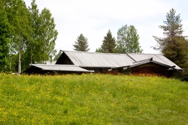 Houten huis — Stockfoto