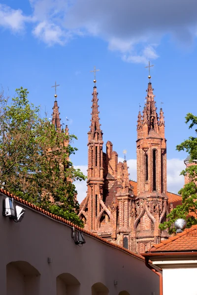 빨간 고딕 교회 — 스톡 사진