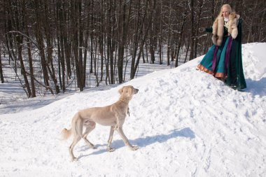 saluki ve sarışın