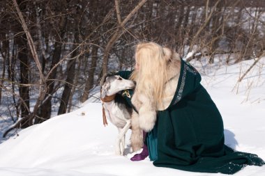 saluki ve sarışın