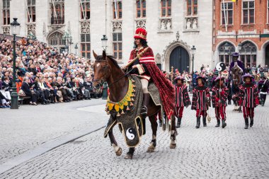 Kutsal kan Bruges (Brugge alayı yükseliş gününde)