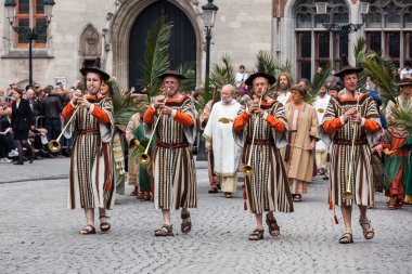 Kutsal kan Bruges (Brugge alayı yükseliş gününde)