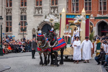Kutsal kan Bruges (Brugge alayı yükseliş gününde)