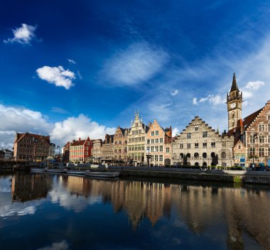 Ghent kanal ve graslei sokak. Gent, Belçika