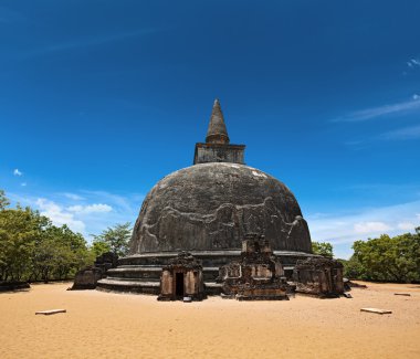 Kiri Vihara - antik Budist dagoba (stupa)