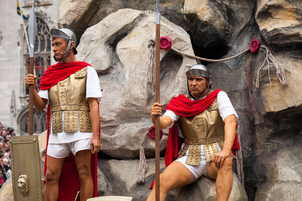 Процессия Святой Крови в день Вознесения в Брюгге (Брюгге)
)