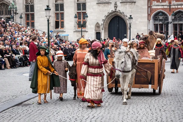 Det hellige blods prosess på oppstigningsdagen i Brugge (Brugge ) – stockfoto