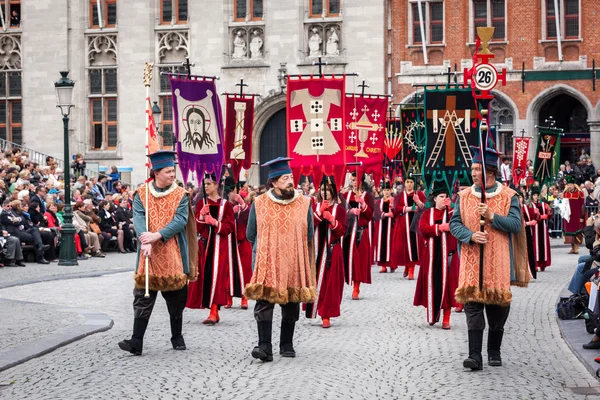 Det hellige blods prosess på oppstigningsdagen i Brugge (Brugge ) – stockfoto